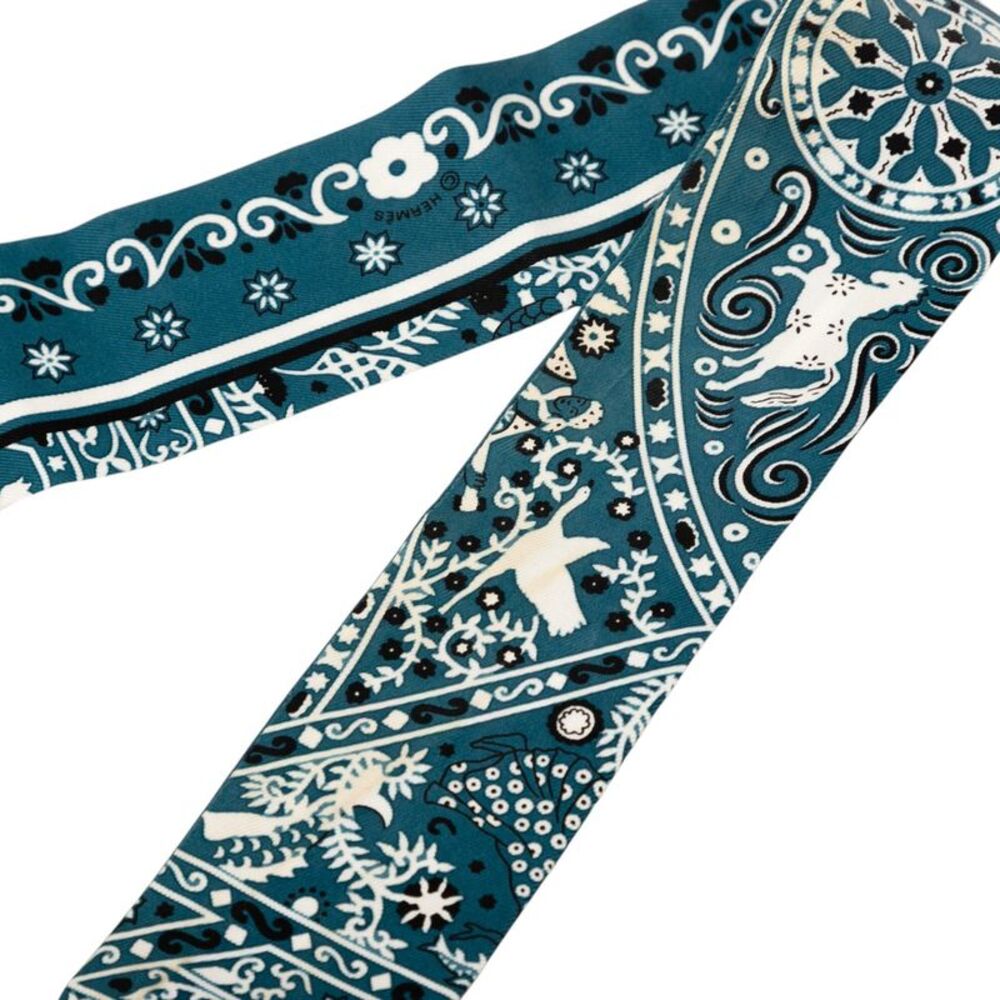 Hermès Peuple Du Vent Bandana Silk Twilly Scarf - Picture 2 of 6